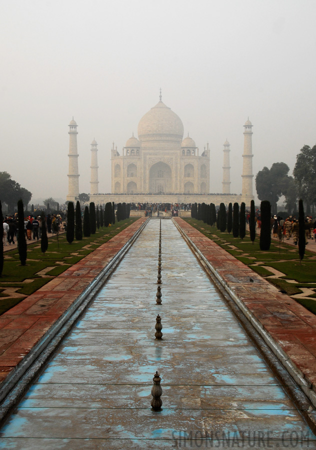 Taj Mahal [26 mm, 1/80 sec at f / 11, ISO 250]